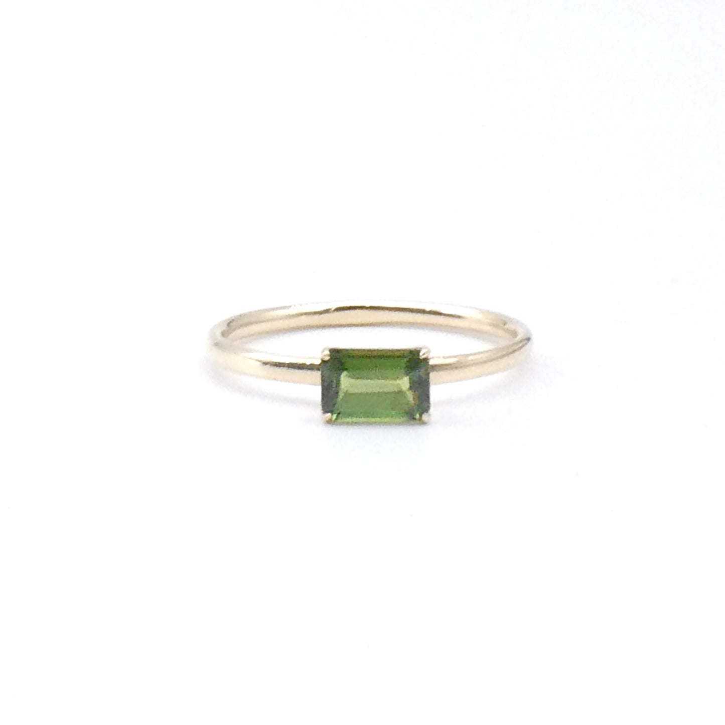 Green Sapphire rectangular ring  ring, a new fine 9kt gold ring.