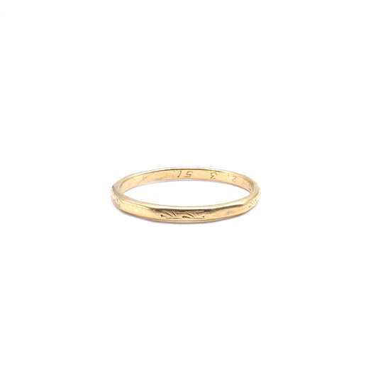 Vintage 18kt gold ring, with a faded motif on five faces, one of a kind vintage gold band.
