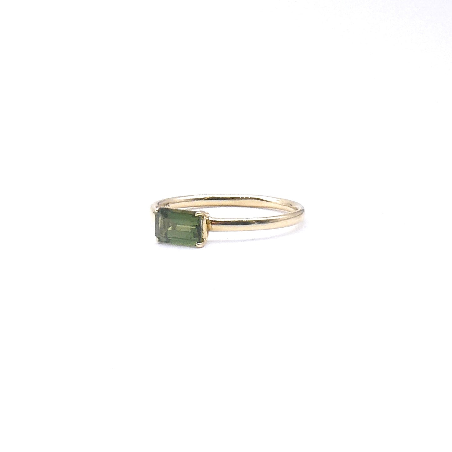 Green Sapphire rectangular ring  ring, a new fine 9kt gold ring.