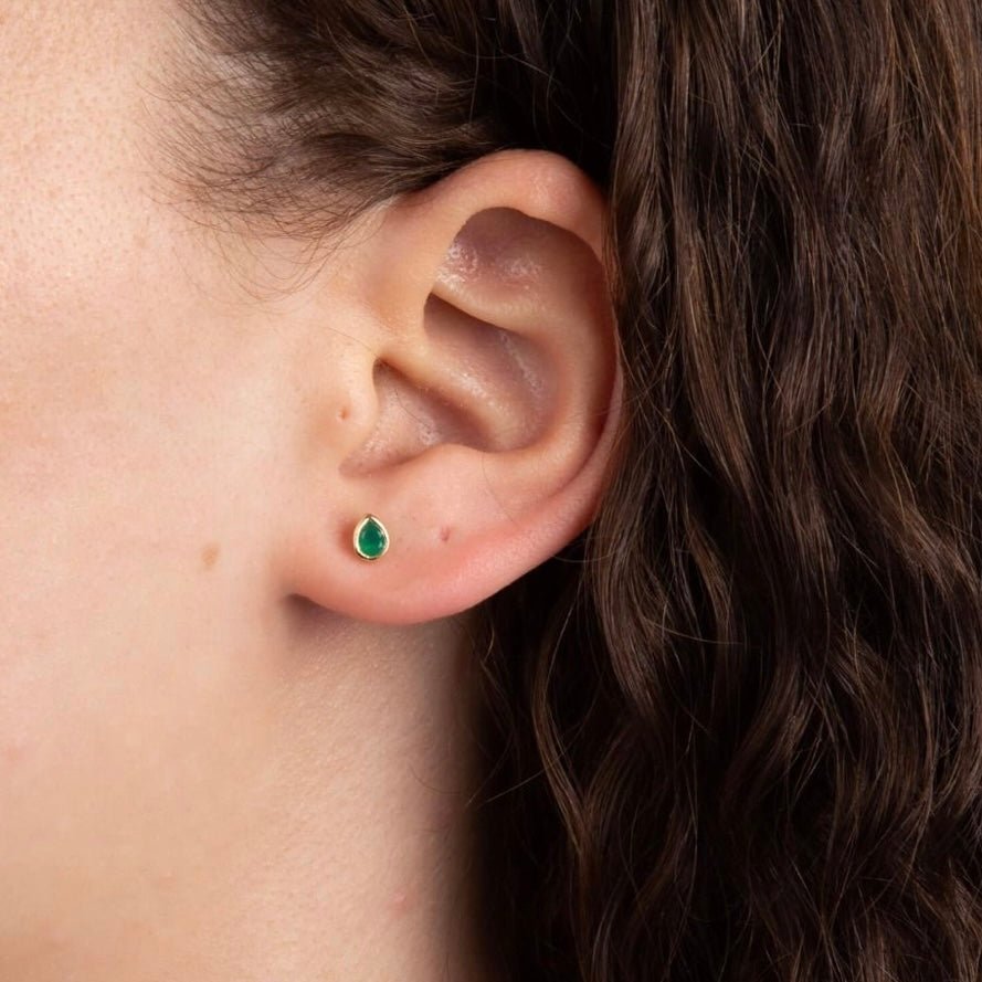 Gold plated studs set with green chalcedony. - Collected