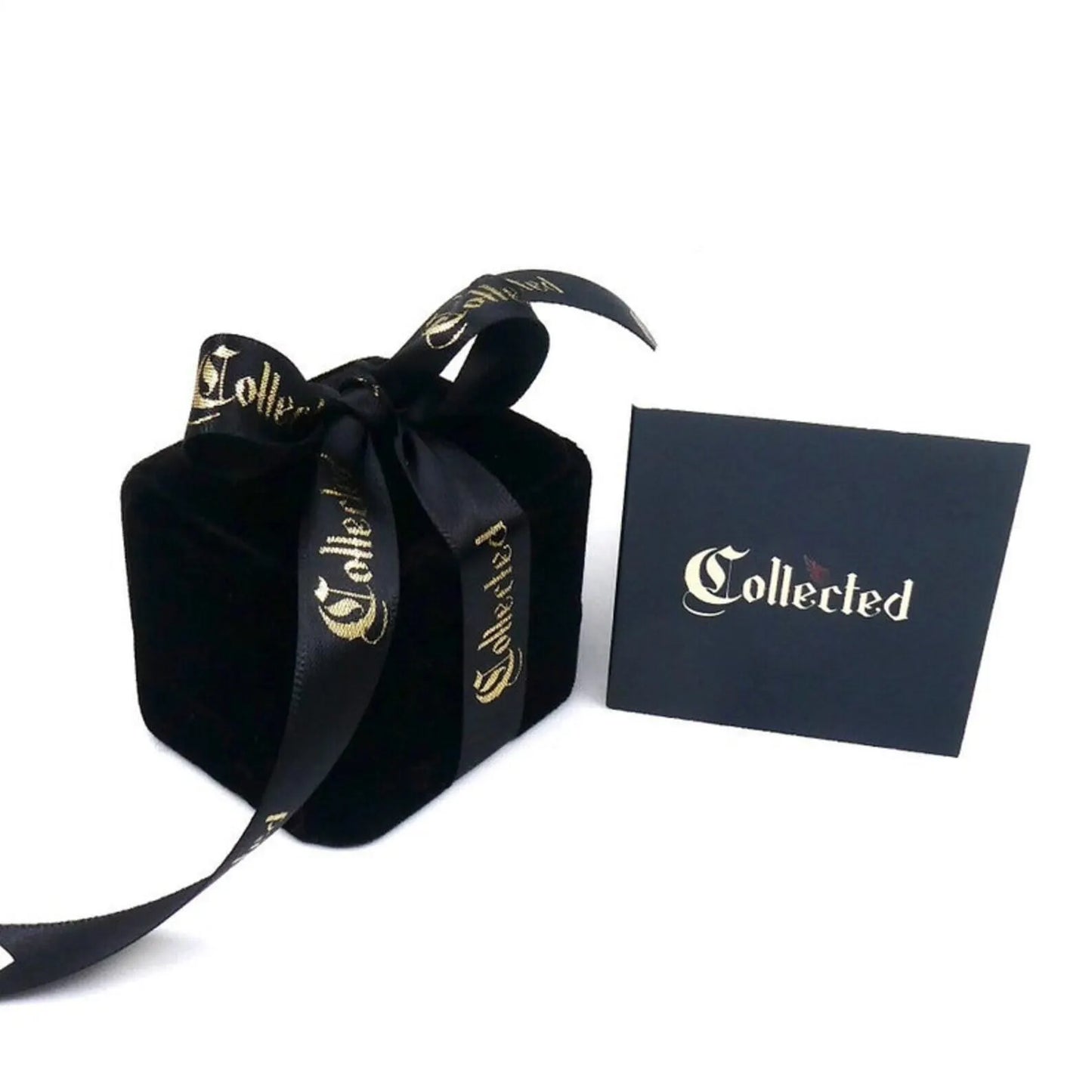 Antique emerald diamond ring with ornate shoulders, beautiful ornate ring.