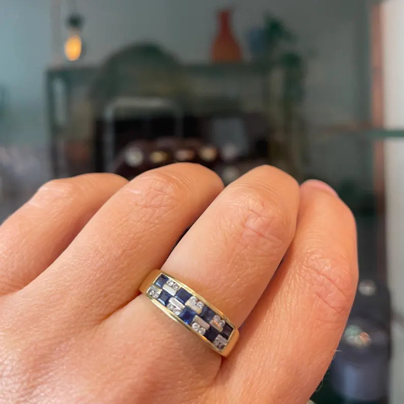 Preowned Sapphire Diamond band, 18kt band, retro style gold ring.