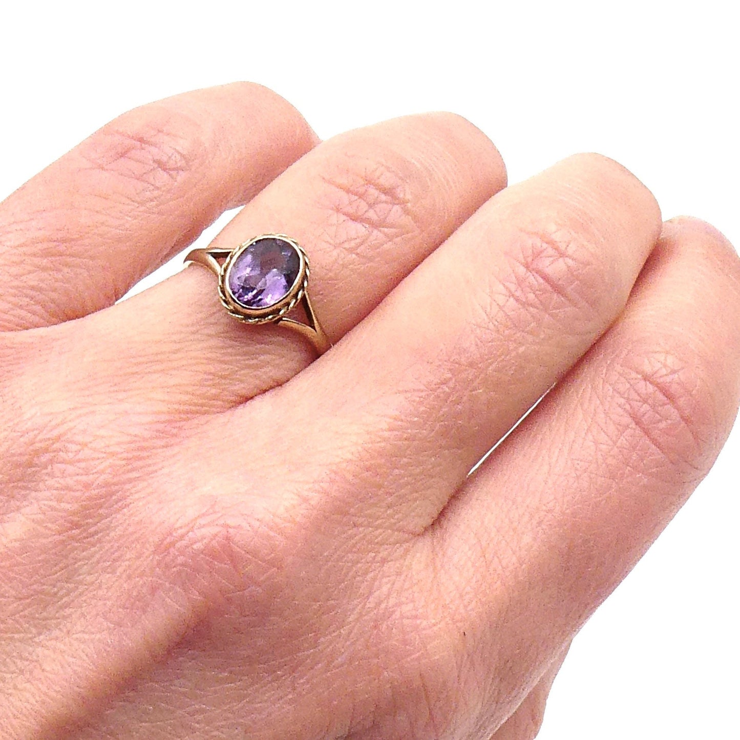 Amethyst ring, with a faceted amethyst in a 9kt gold setting, February birthstone ring. - Collected