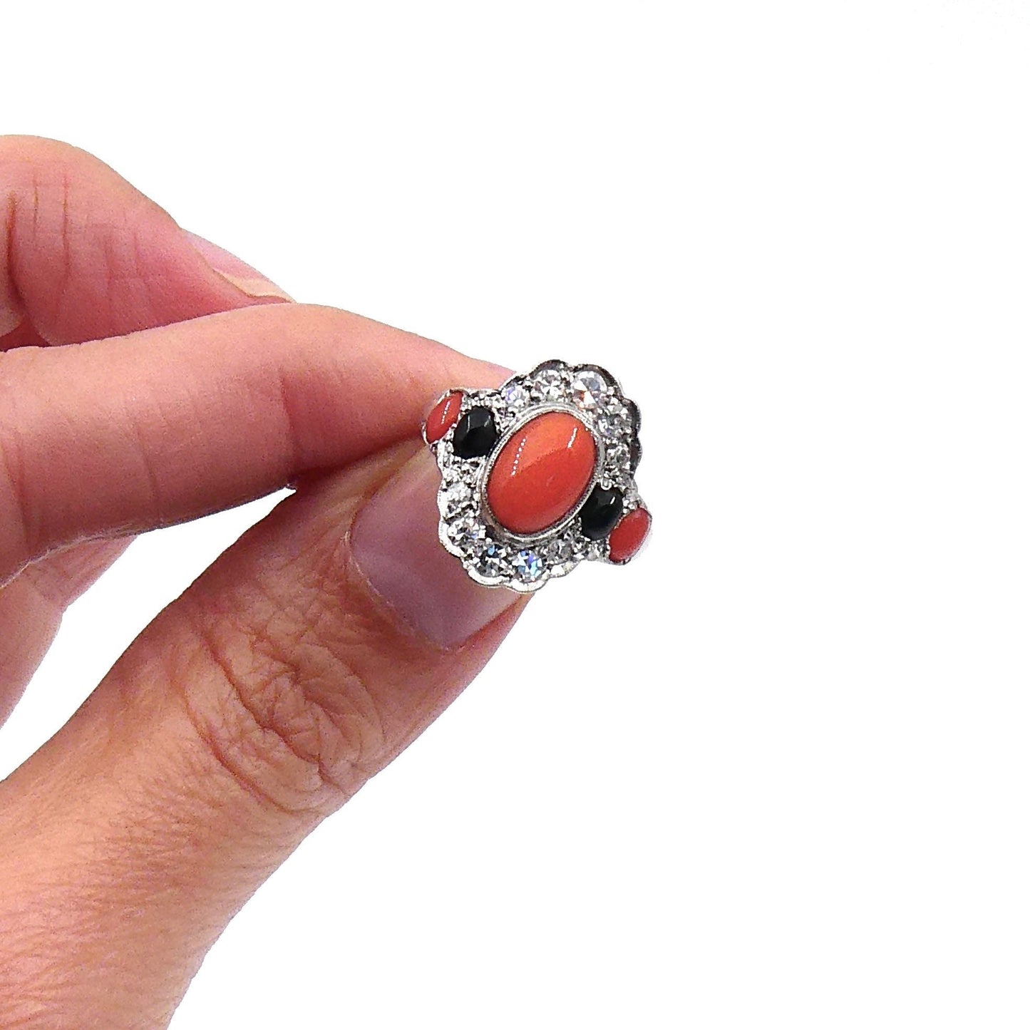 Vintage coral ring, set with onyx and diamonds, an art deco style onyx ring. - Collected