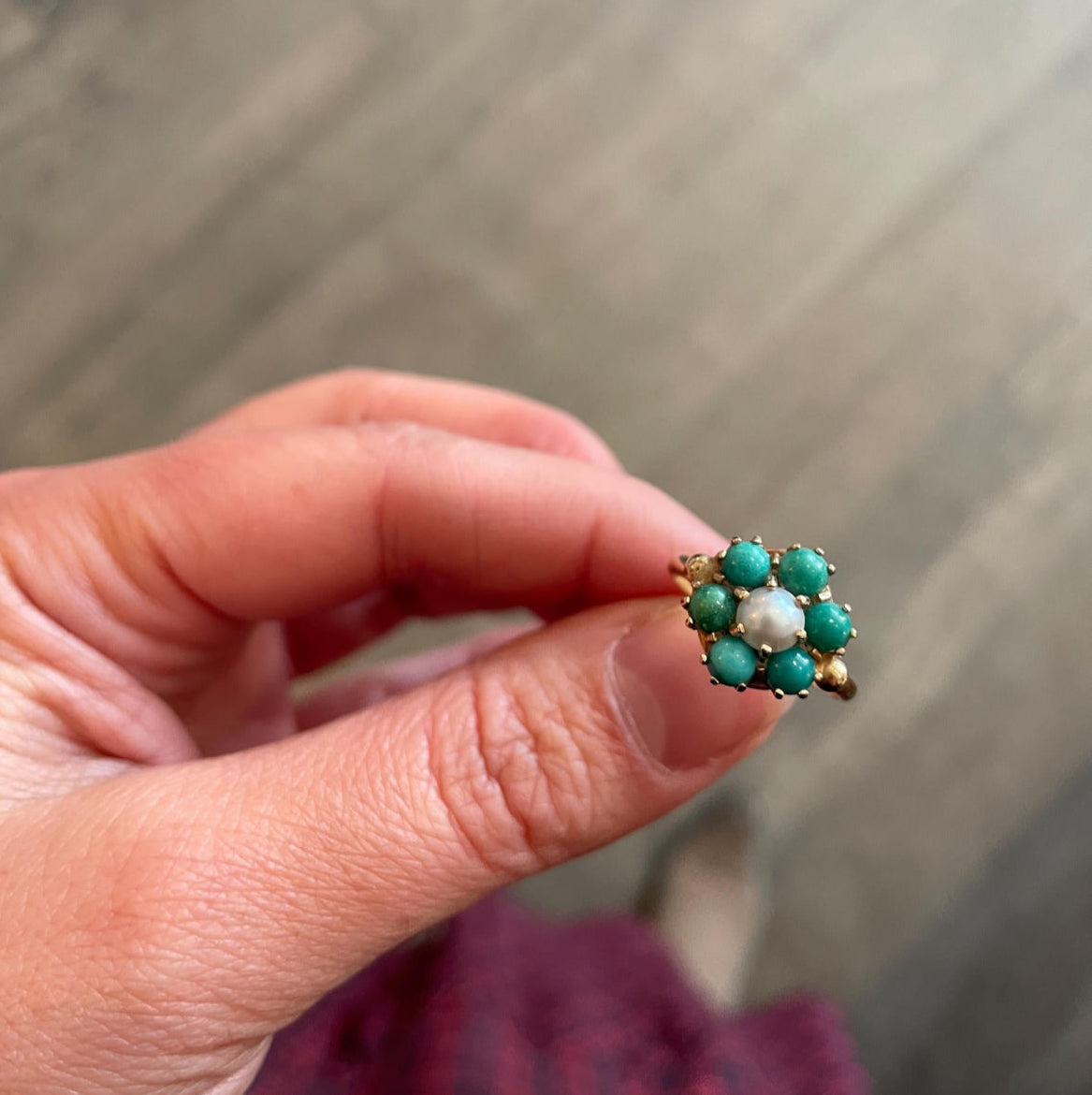 Vintage Turquoise, agate and pearl 9kt gold Ring.