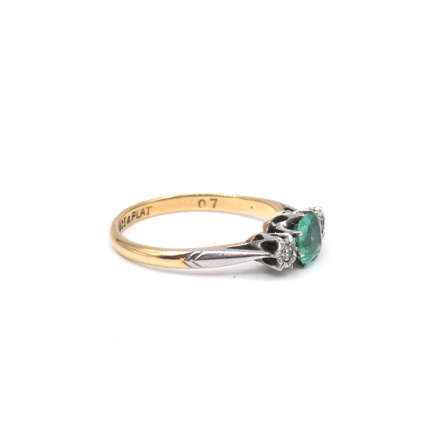 Vintage emerald diamond ring, 18kt gold and platinum.