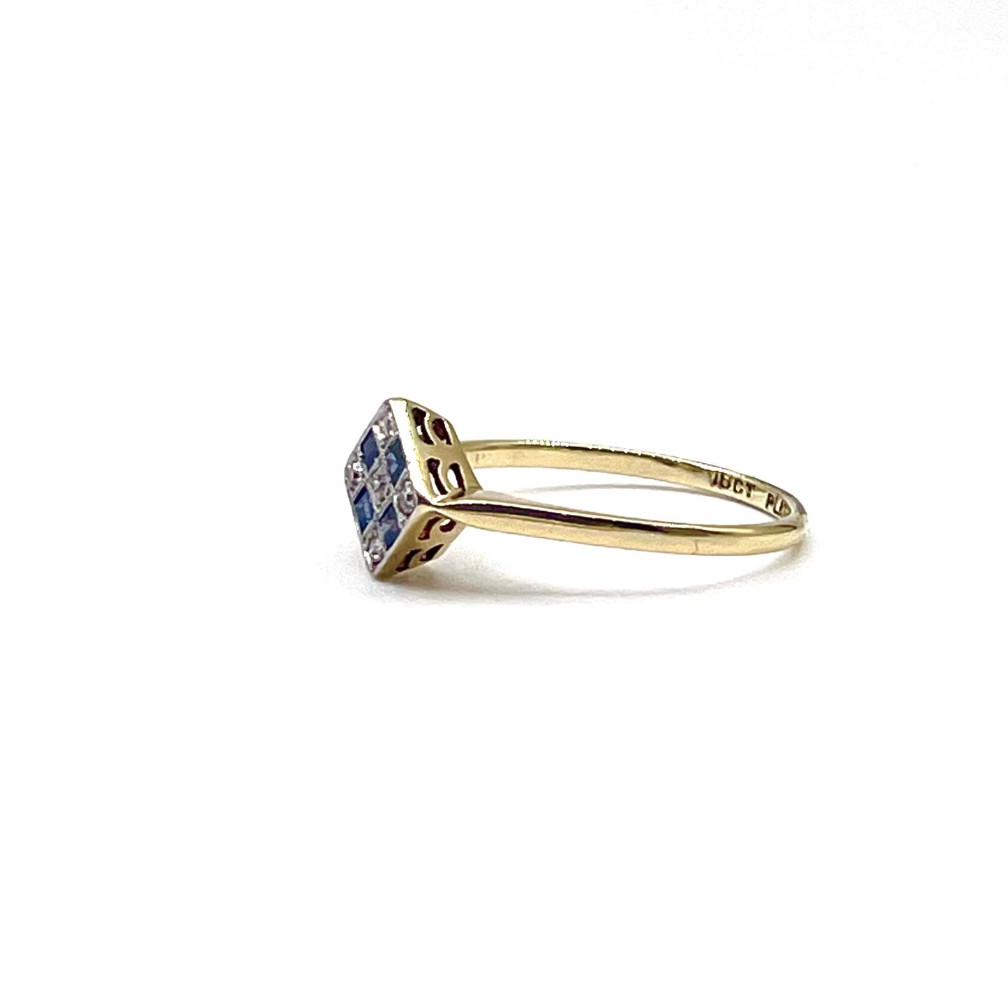Antique chequerboard ring, with sapphires and diamonds 18kt gold and Platinum.