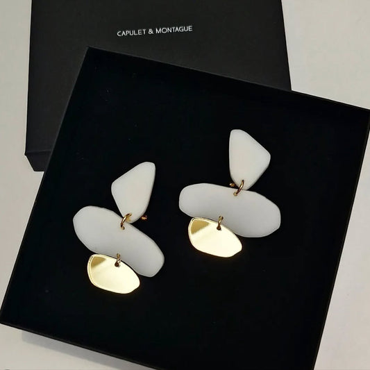 Stacked rock Earrings white & gold