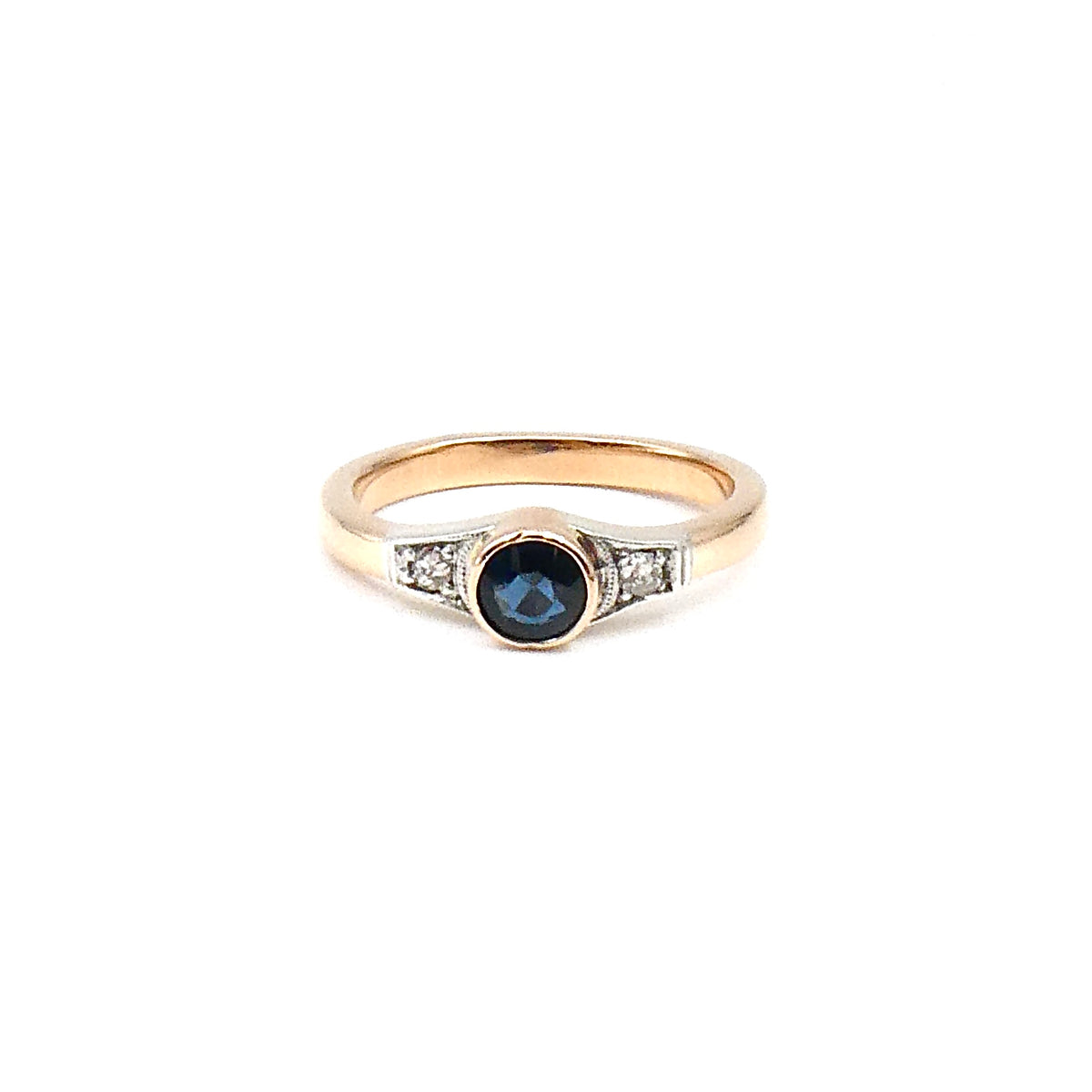 Antique french Sapphire and Diamond Ring 9kt gold.