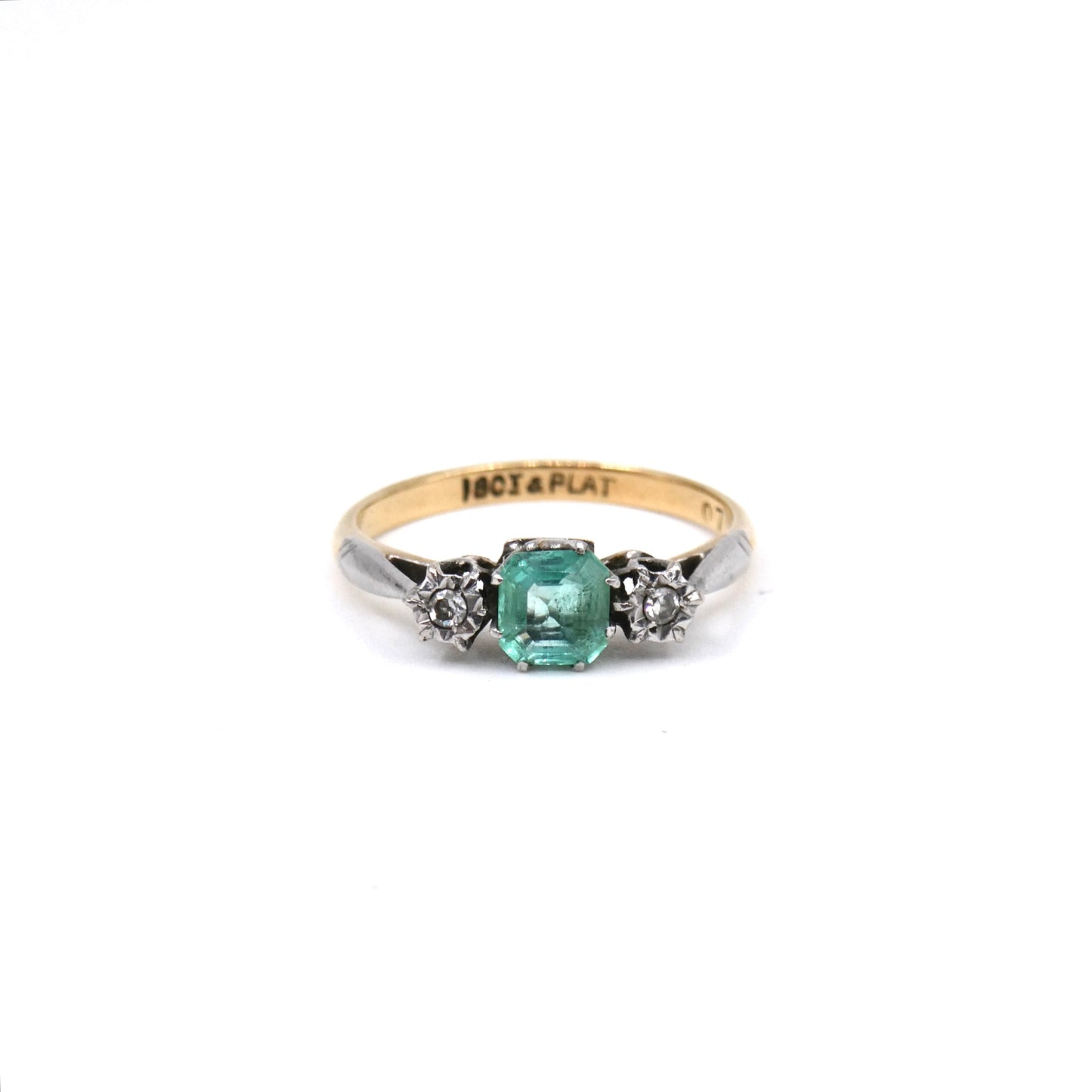 Vintage emerald diamond ring, 18kt gold and platinum.