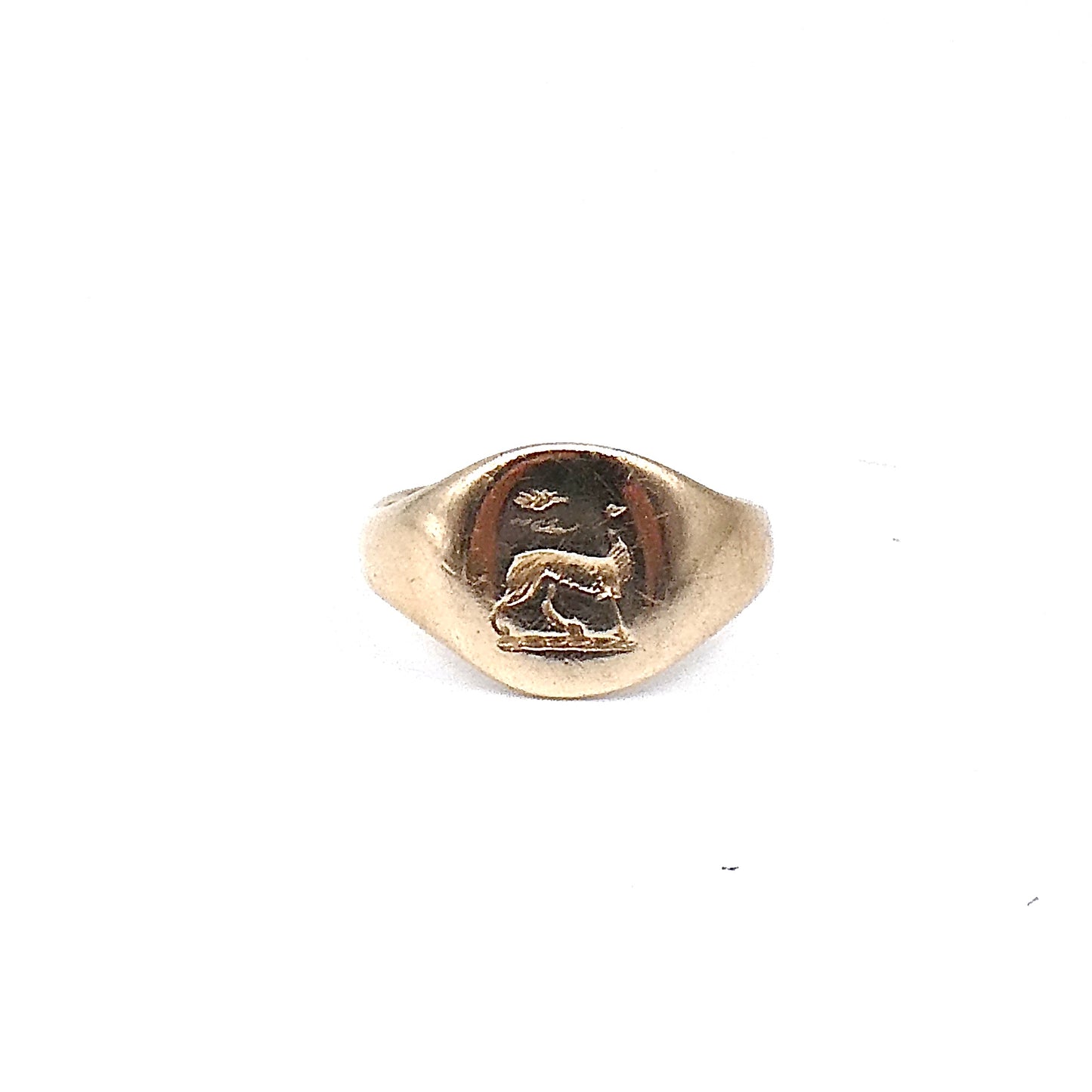 Vintage signet ring, 9kt gold with an engraved Stag.
