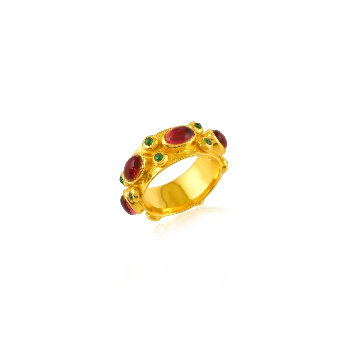 Andromeda ring with Ruby Glass. - Collected