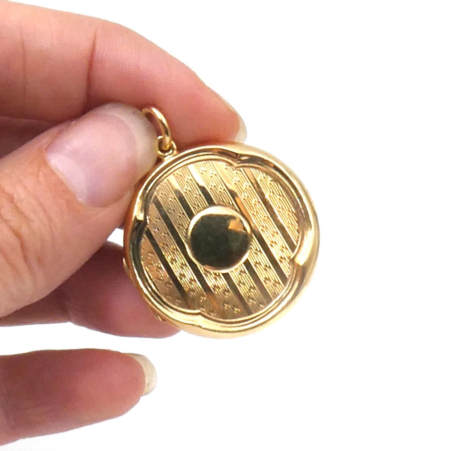 Antique locket, an edwardian gold locket in beautiful condition on a 9kt gold chain.