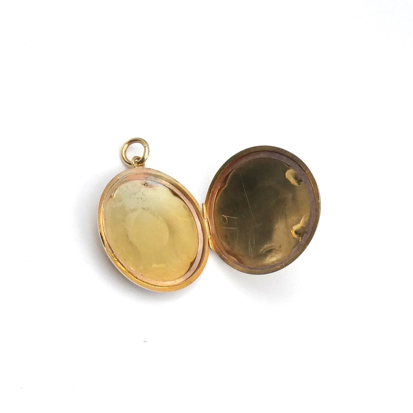 Antique locket, an edwardian gold locket in beautiful condition on a 9kt gold chain.