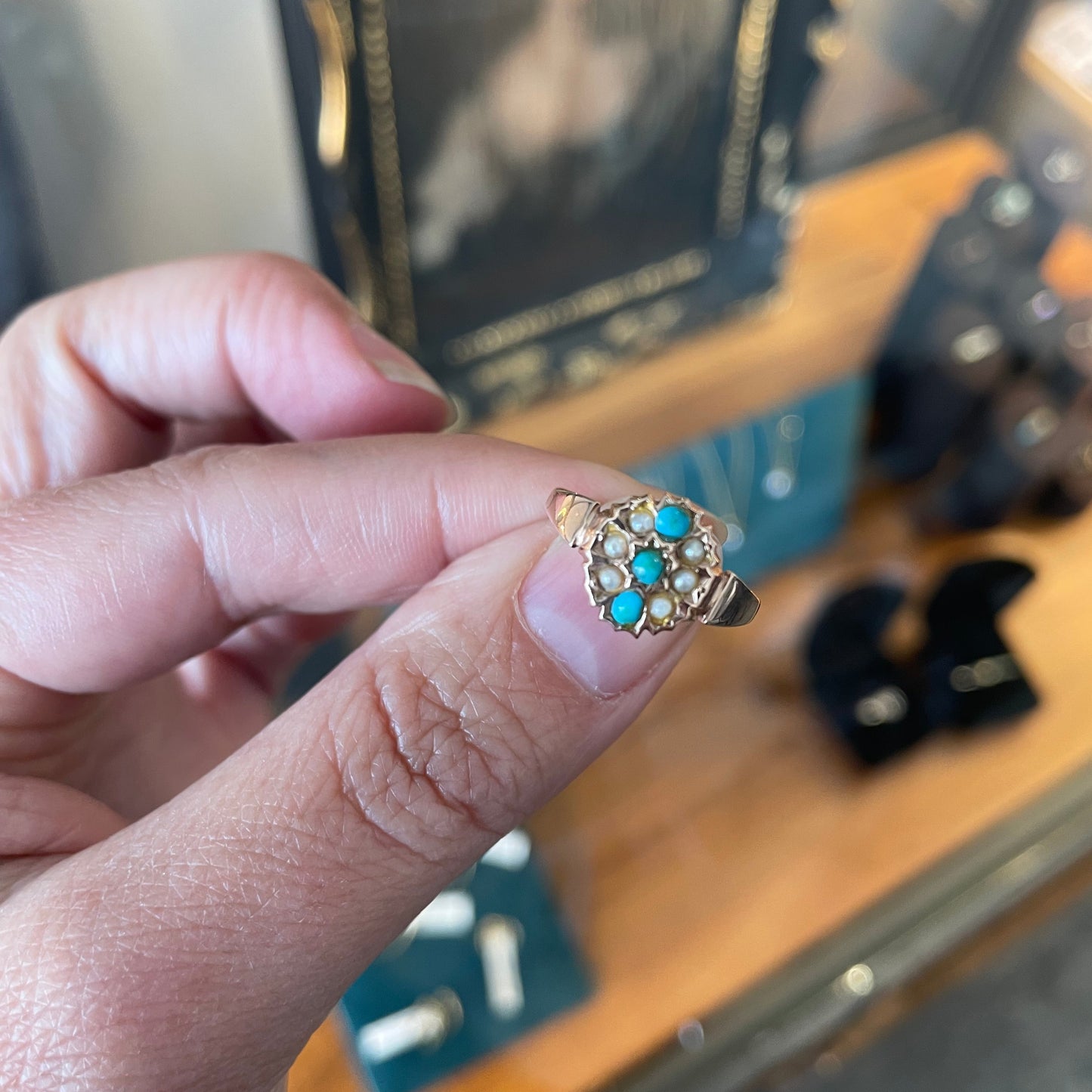 Antique Turquoise and pearl ring 9kt rose gold.
