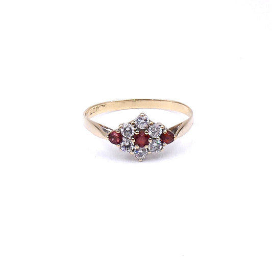 Garnet flower ring 9kt gold and crystals. - Collected