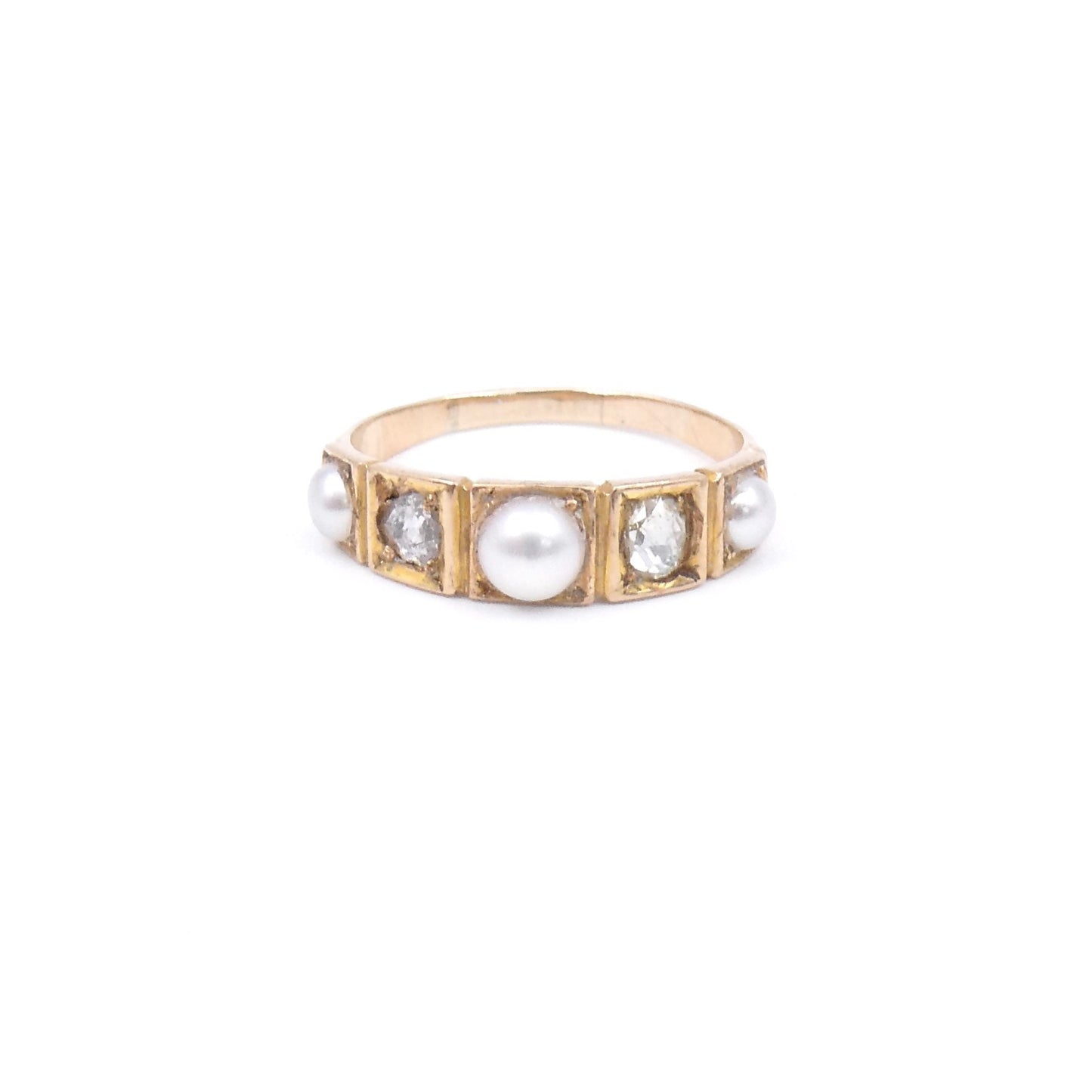 Antique pearl and diamond 18kt gold ring, a victorian ring with alternating gemstones in a square design.